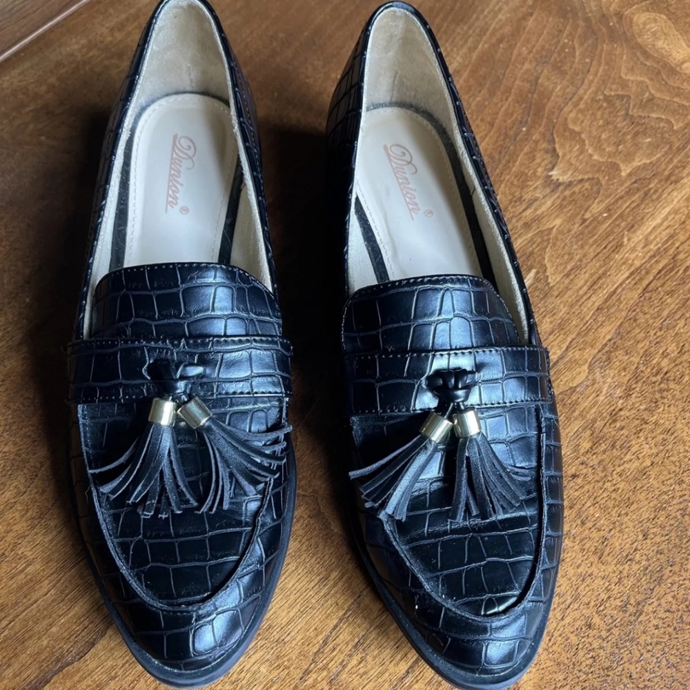 Dunion Women's Black Aligator Print Tasseled Loafer Size 9